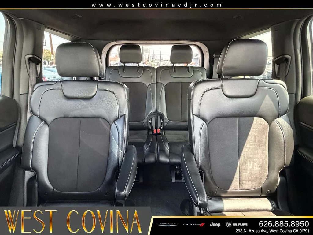 Used 2023 Silver Jeep Altitude image 20