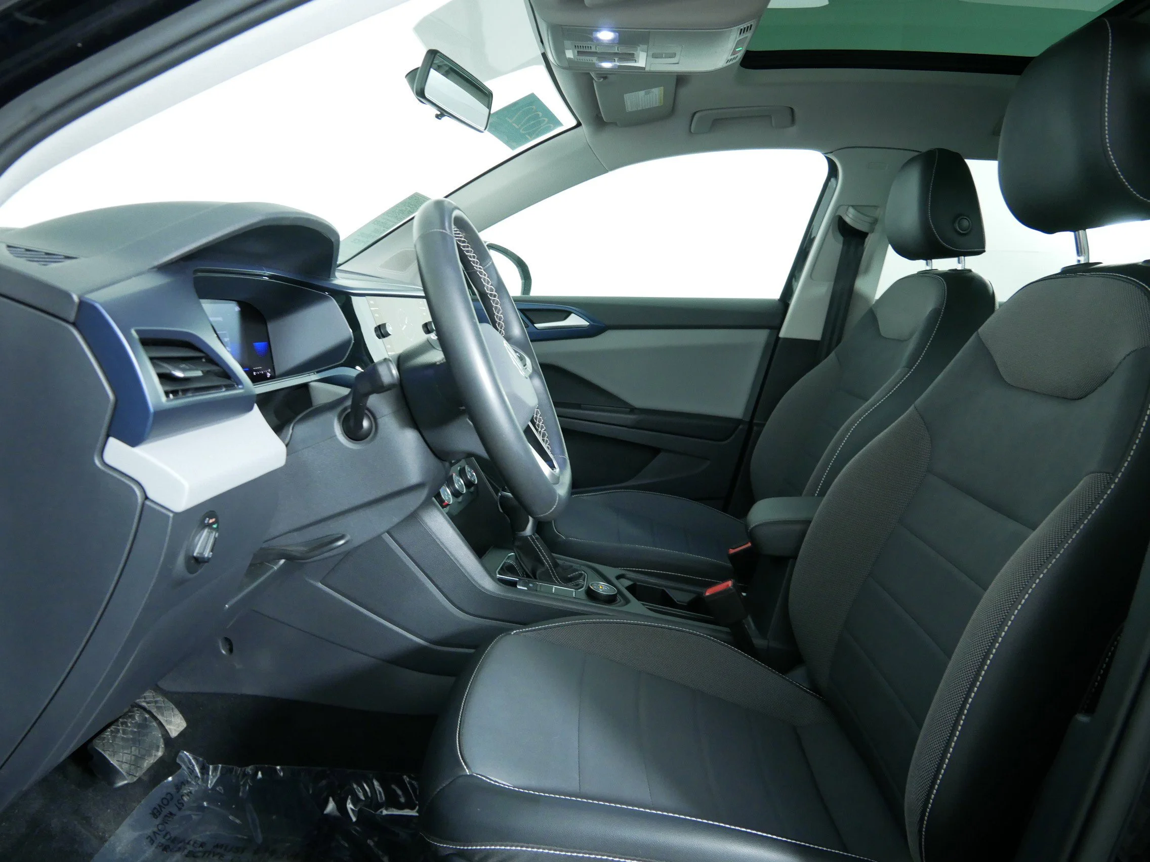 Certified Used 2022 Black Volkswagen SE image 20
