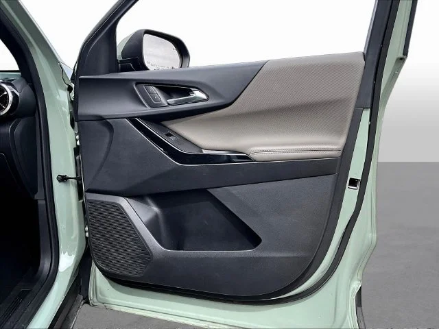 Used 2025 Green Chevrolet LT image 29
