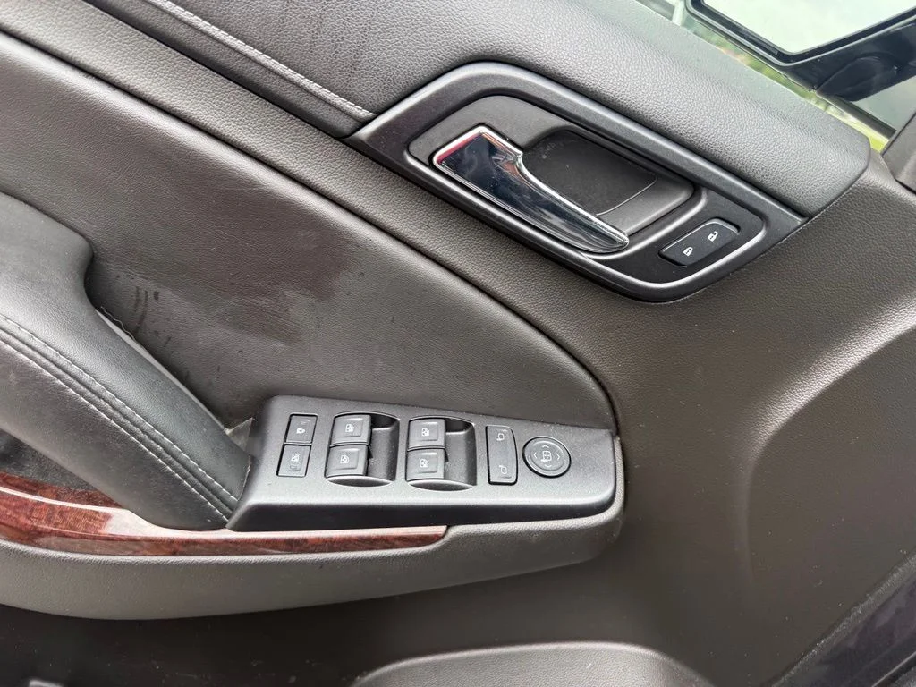 Used 2017 Silver GMC SLE image 6