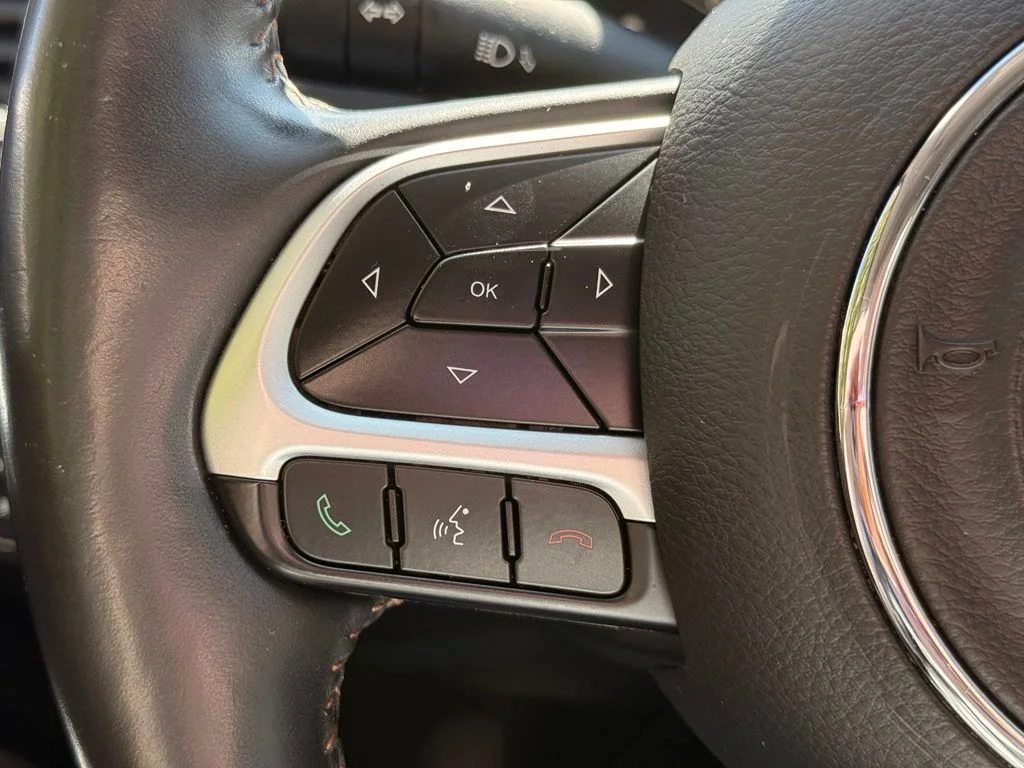 Used 2018 Diamond Black Jeep Latitude image 32