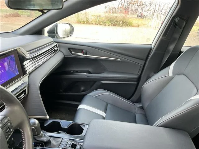 Used 2025 Wind Chill Pearl Toyota XSE image 10