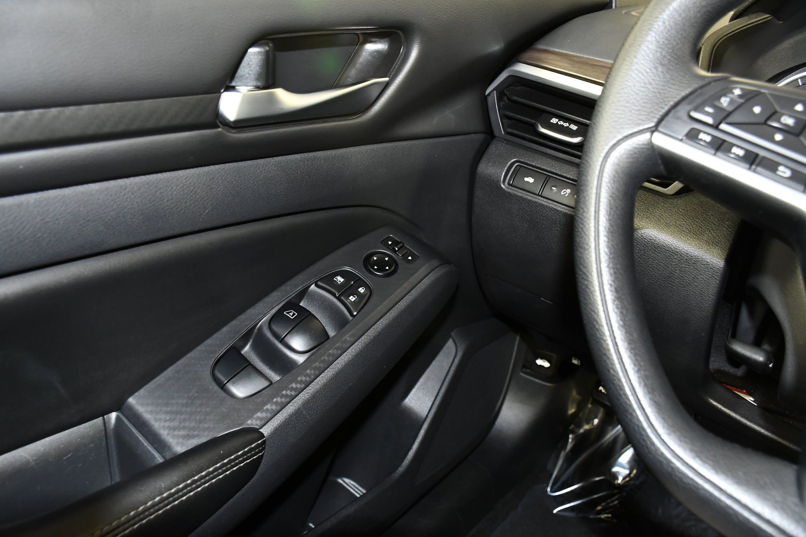 Used 2024 Gun Metallic Nissan 2.5 SV image 32