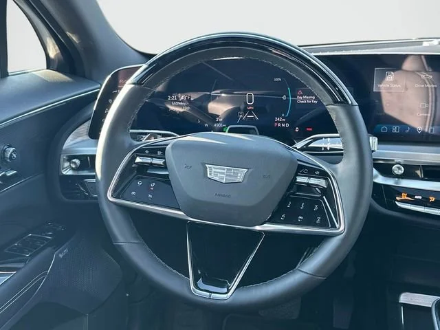2025 Cadillac LYRIQ Luxury 2 - Photo 6