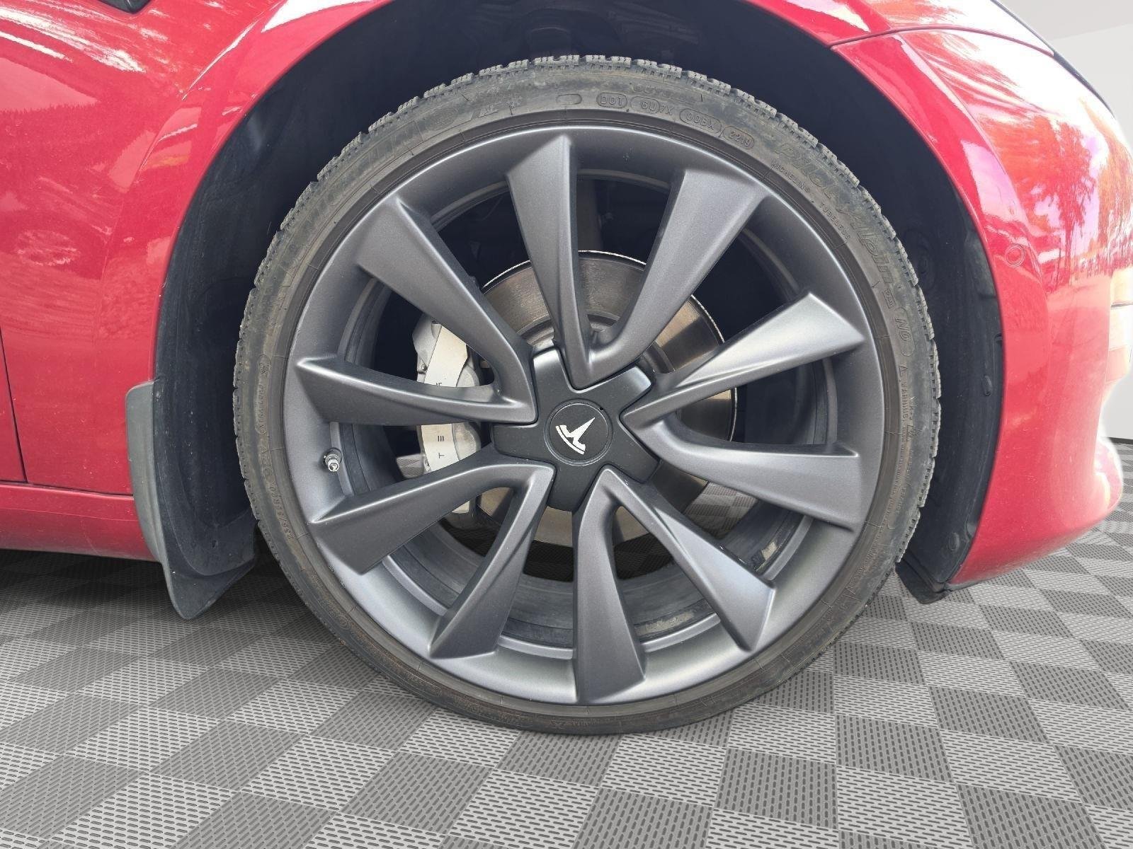 Used 2018  Tesla Long Range Battery image 23