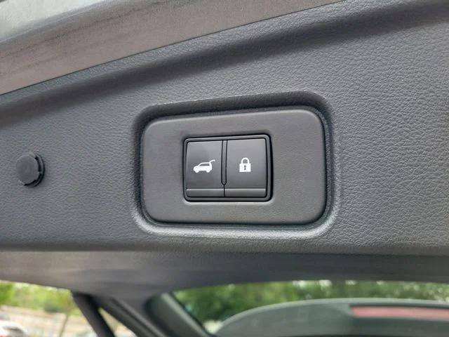 Used 2023 Gray Nissan Platinum image 9