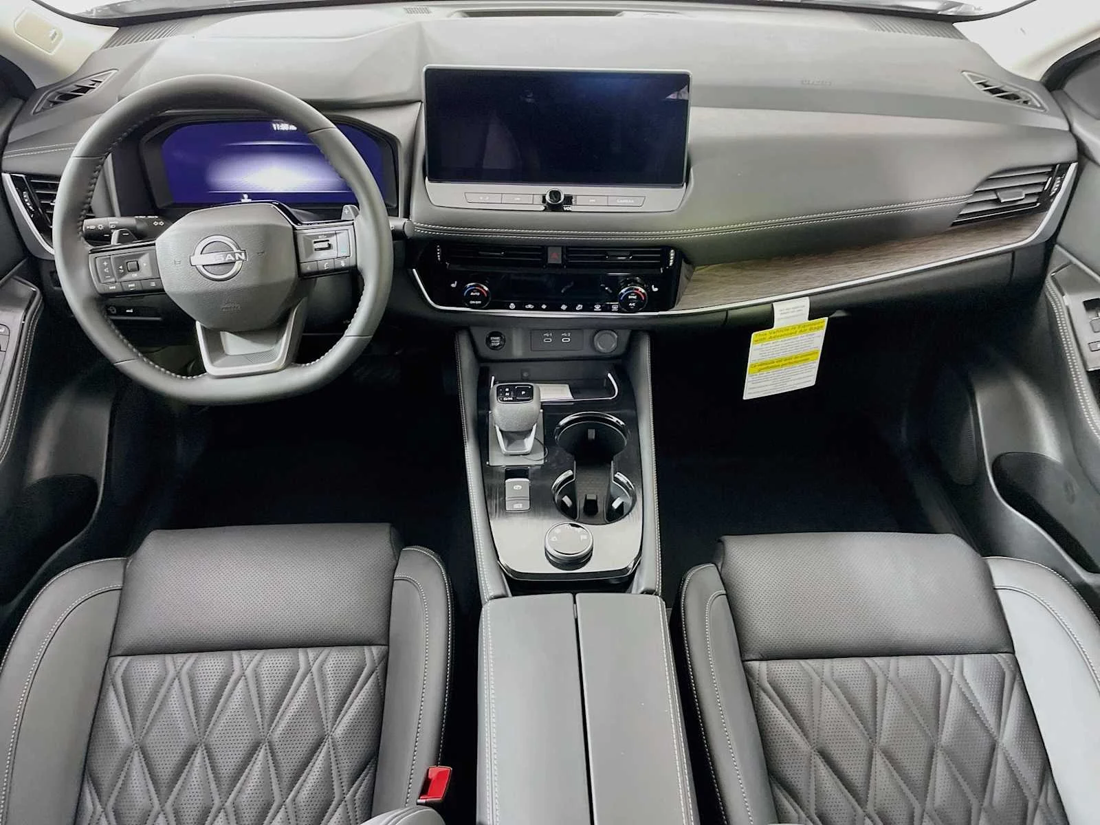 New 2026 Everest White Pearl Tricoat Nissan Platinum image 3