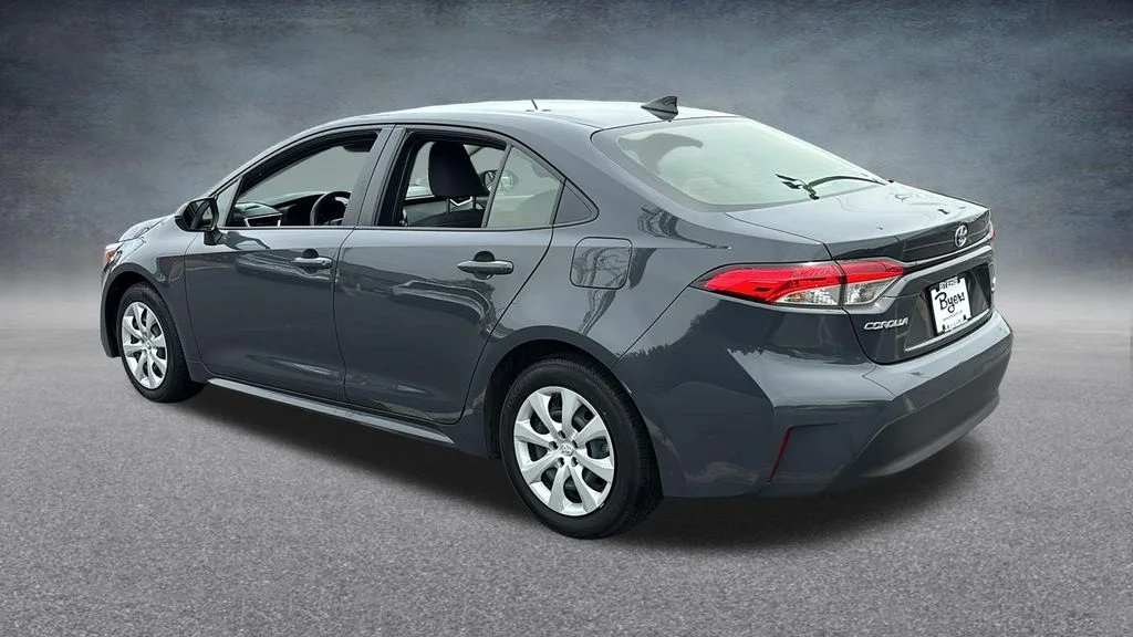 Used 2025  Toyota LE image 5