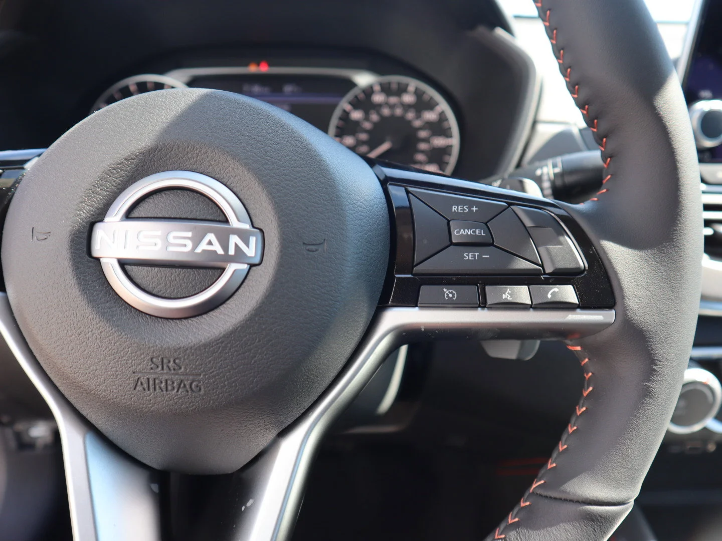 New 2025 Pearl White Tricoat Nissan SR image 20
