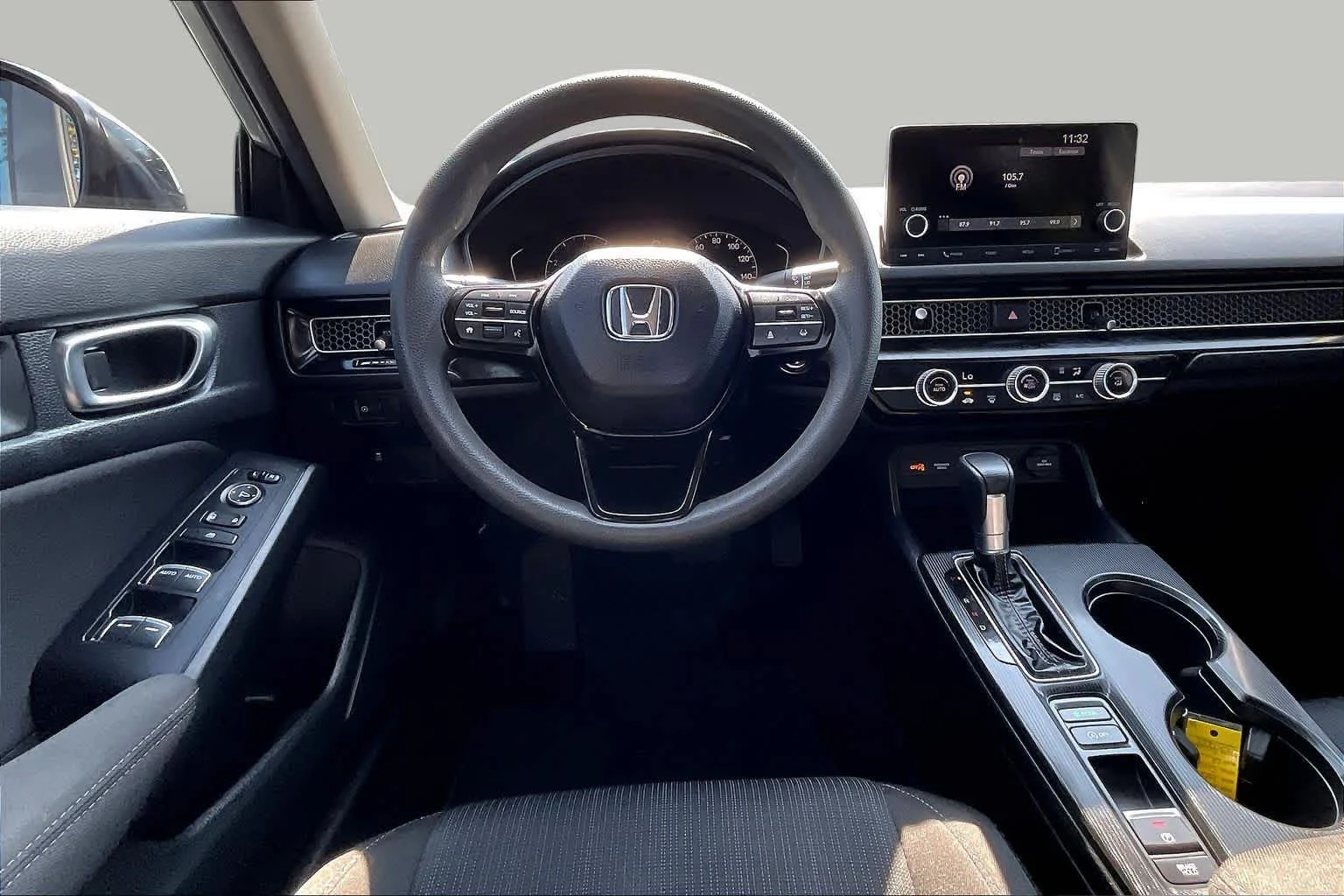 Used 2025 Solar Silver Metallic Honda LX image 6