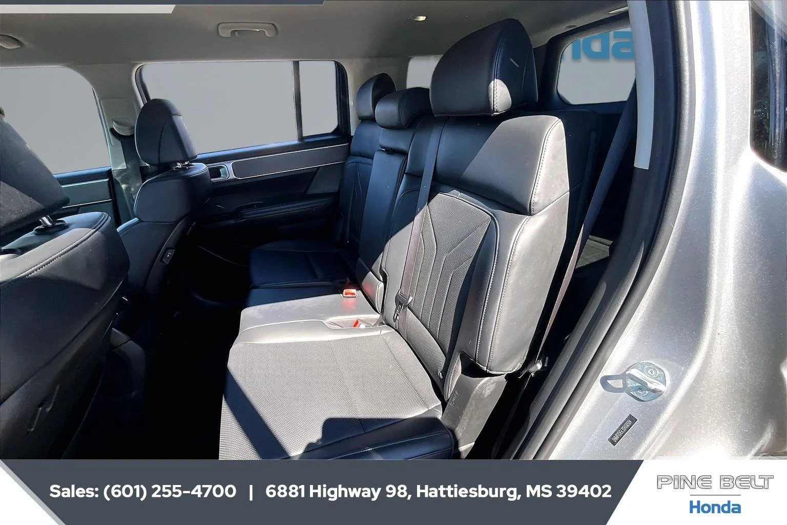 Used 2025 Shimmering Silver Hyundai SEL image 19