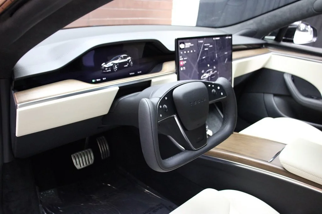 Used 2022 Solid Black Tesla Base image 42