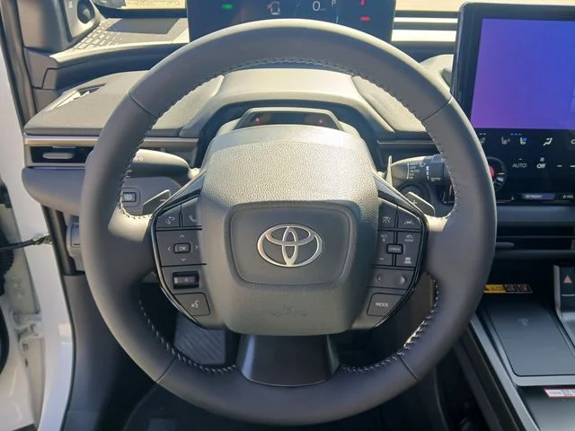 New 2026 Wind Chill Pearl with Midnight Black Metallic roof Toyota Limited image 11