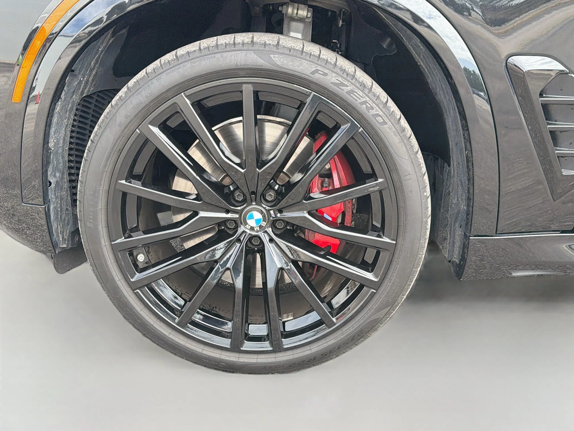 Used 2025 Black Sapphire Metallic BMW M60i image 44