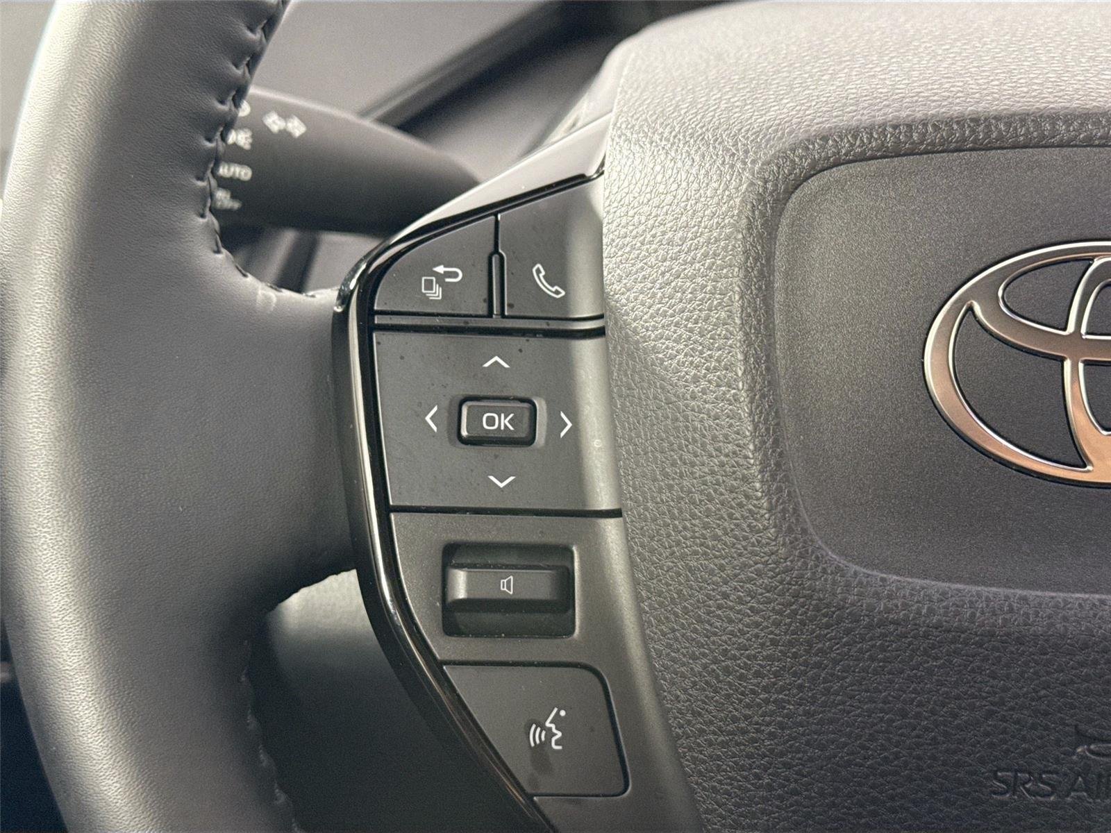 Certified Used 2025 Cutting Edge Toyota XLE image 18