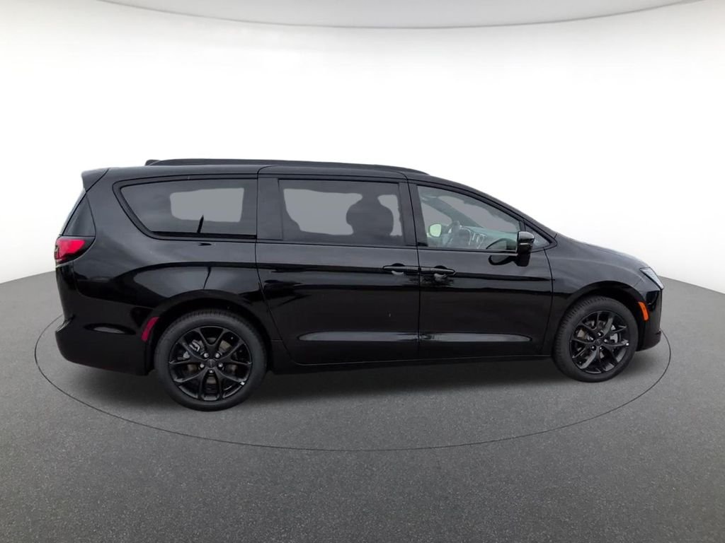 New 2027 Black Chrysler Limited image 5