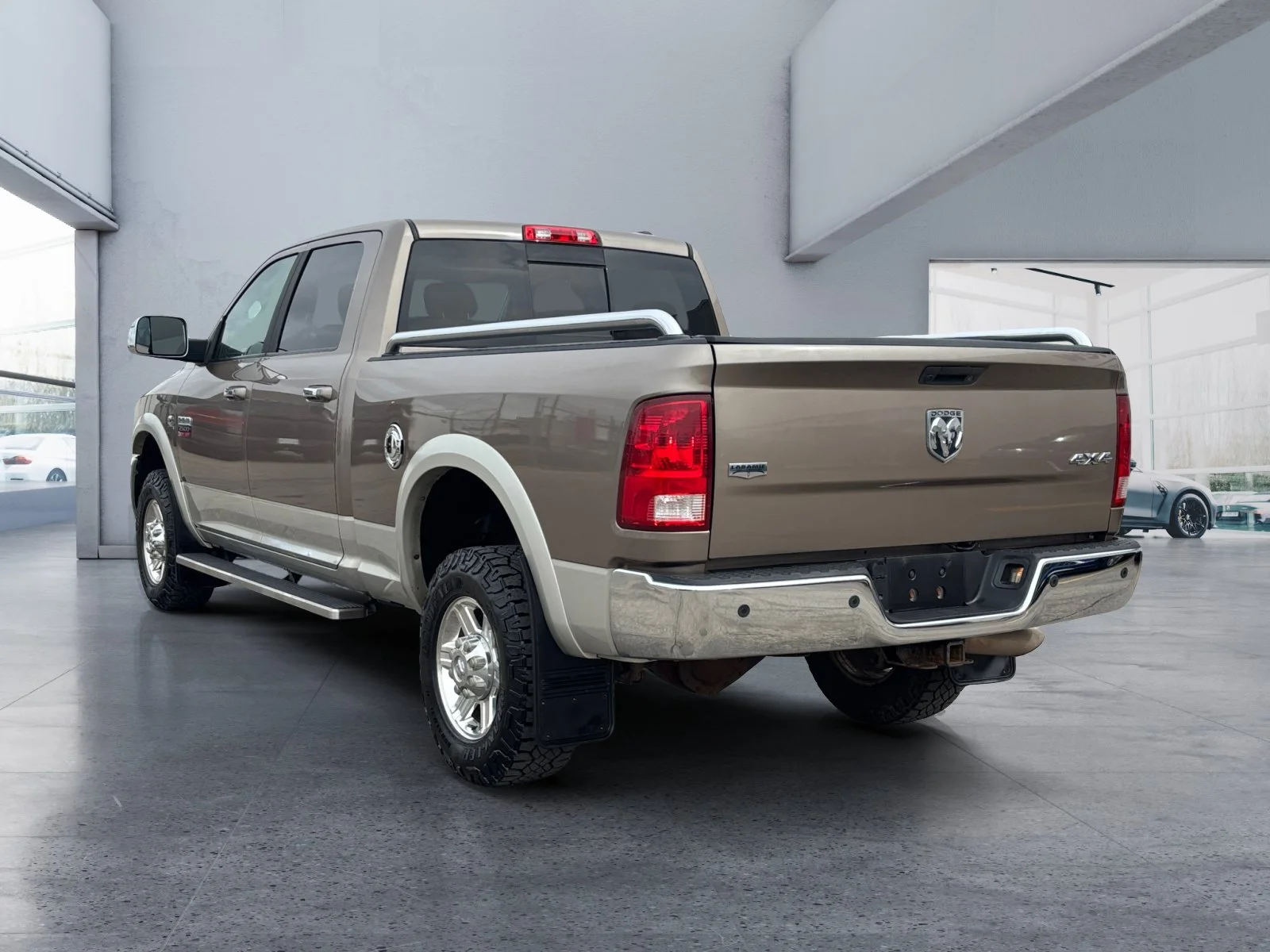 Used 2010 BROWN Dodge Laramie image 3