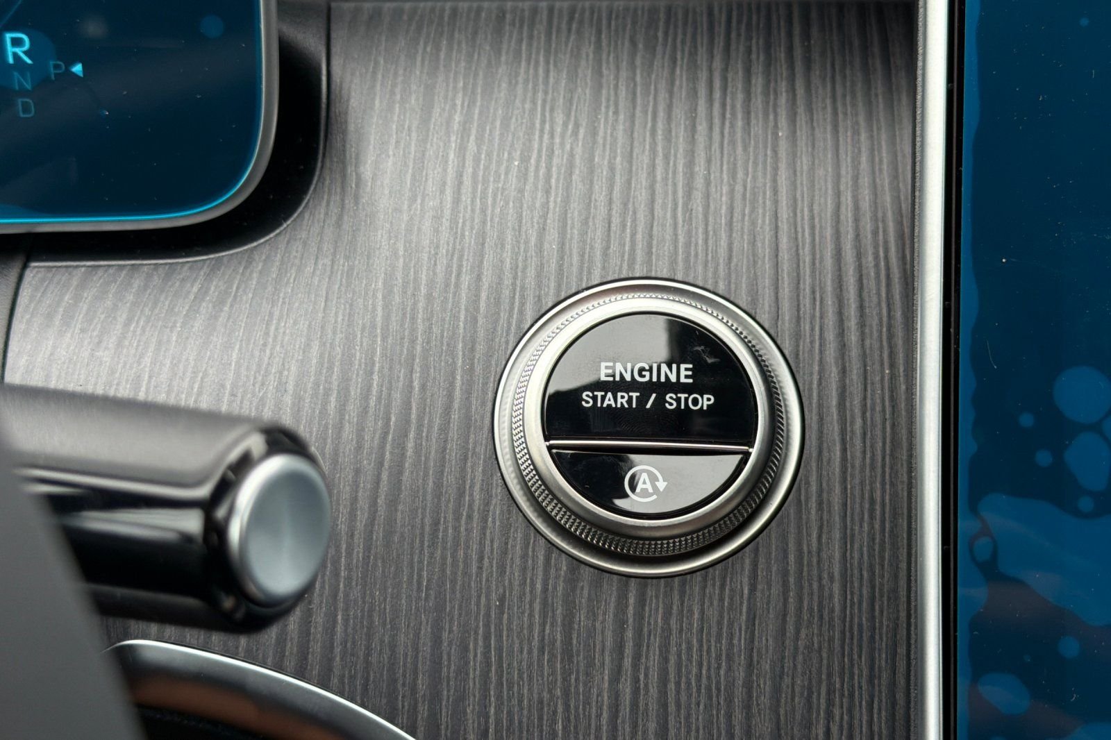 New 2026 Selenite Grey Metallic Mercedes-Benz C 300 image 21