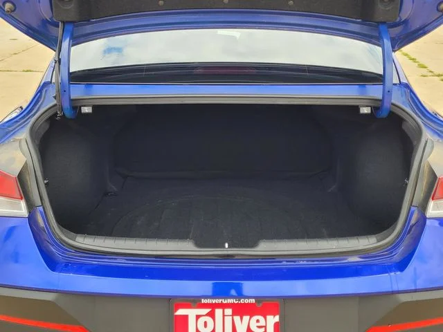 Used 2025 Blue Hyundai SEL Sport image 11