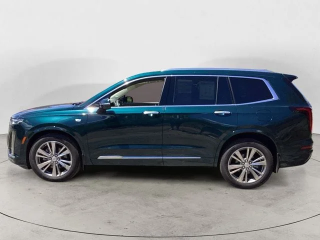 Used 2025 Emerald Cadillac Premium Luxury image 2