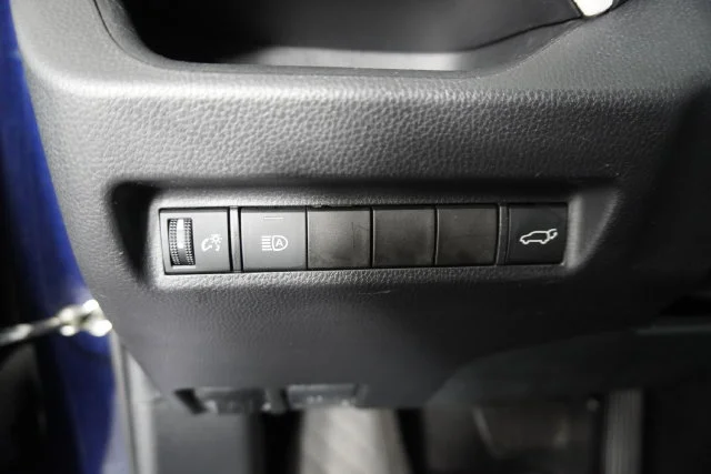 Used 2021 Blue Toyota XLE Premium image 26