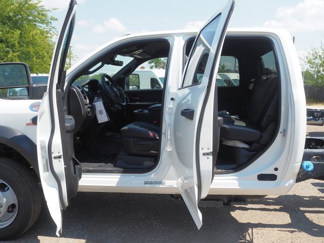New 2026 Bright White Clearcoat RAM Tradesman image 12