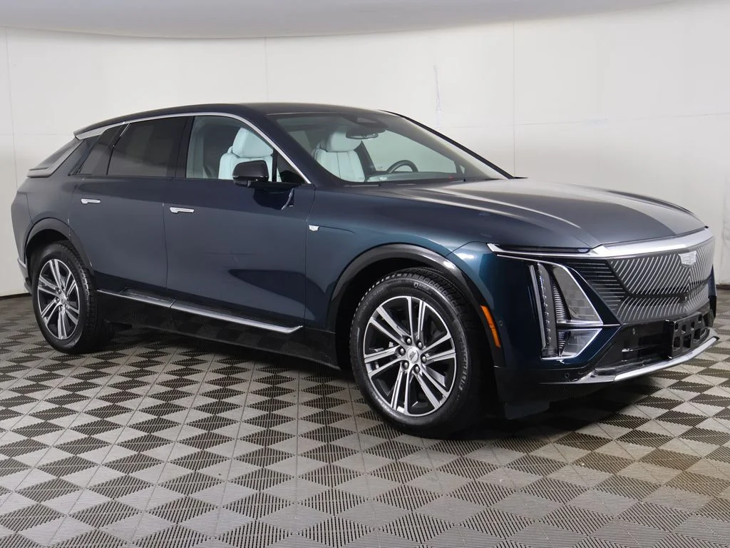 Used 2025 Cadillac LYRIQ Luxury 1 with VIN 1GYKPNRKXSZ310249 for sale in Bedford, OH