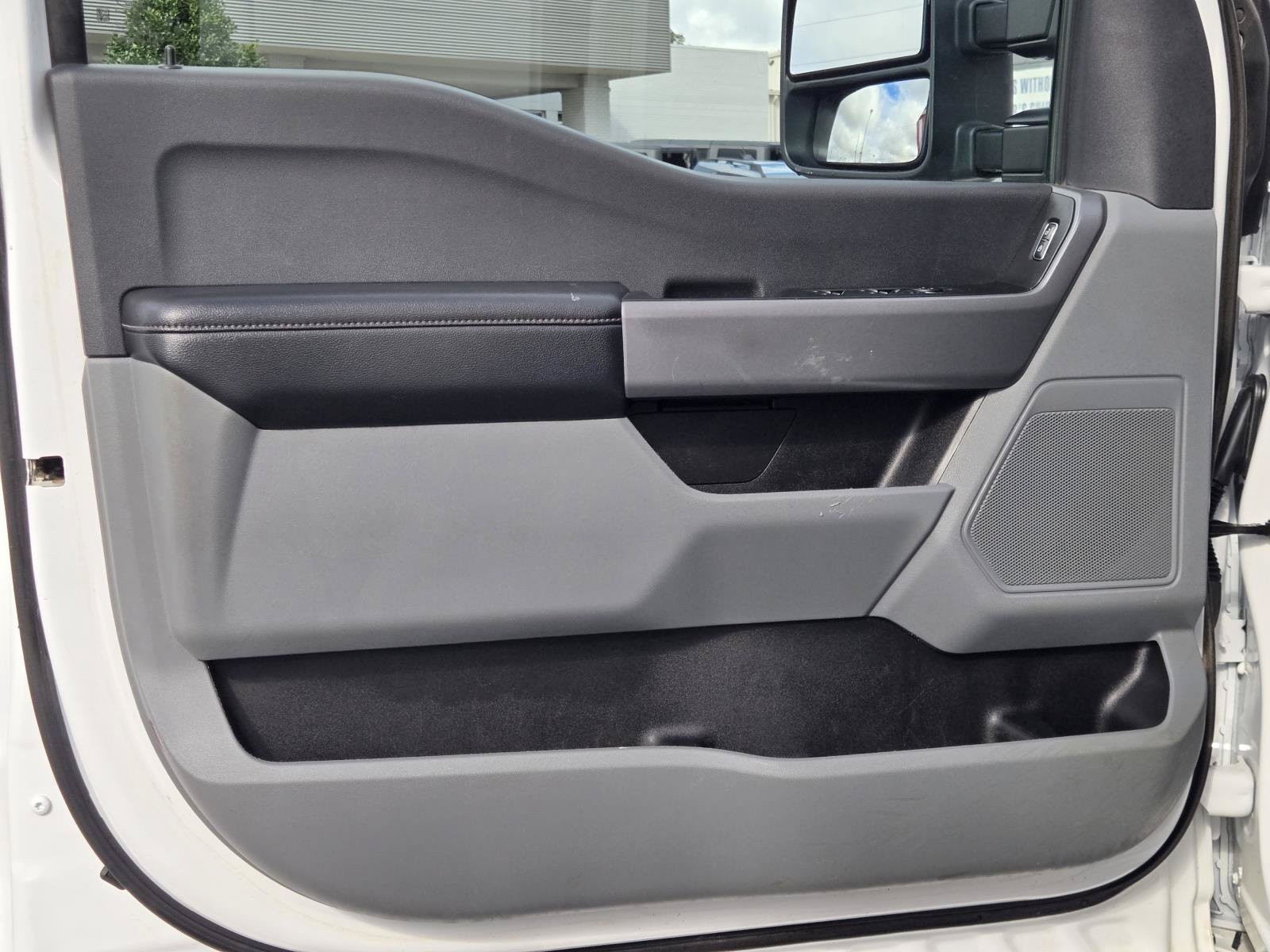 Used 2024 Oxford White Clearcoat Ford XL image 21