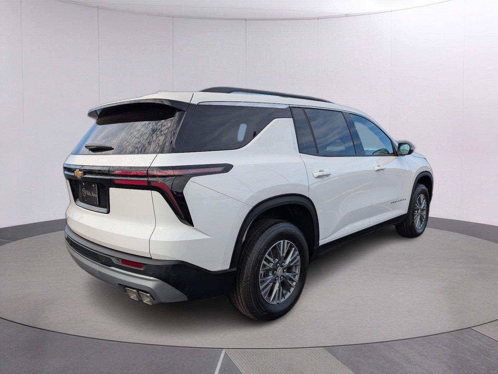 New 2027 Summit White Chevrolet LT image 7