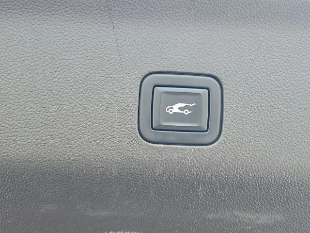 Used 2021 WHITE FROST TRICOAT GMC Denali image 38