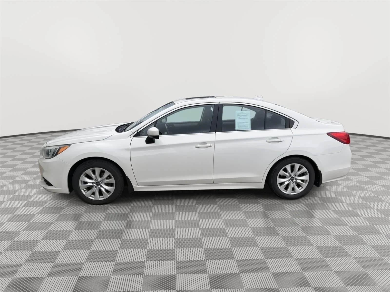 Used 2016 Crystal White Pearl Subaru 2.5i Premium image 4