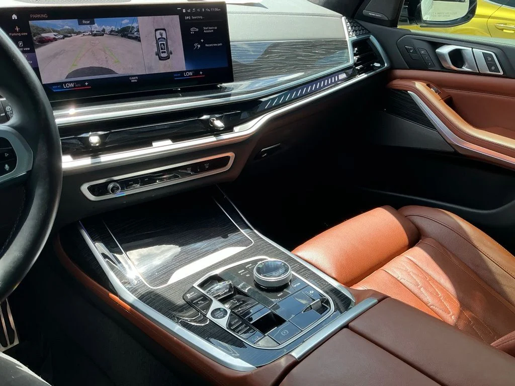 Used 2023 White BMW M60i image 46