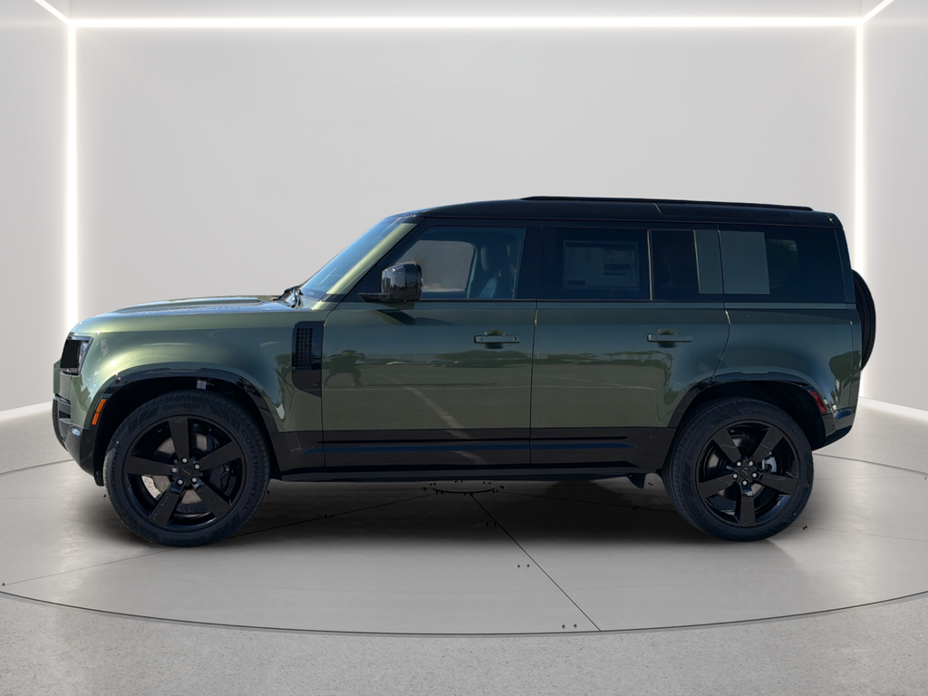 New 2026 Woolstone Green Land Rover X-Dynamic SE image 13