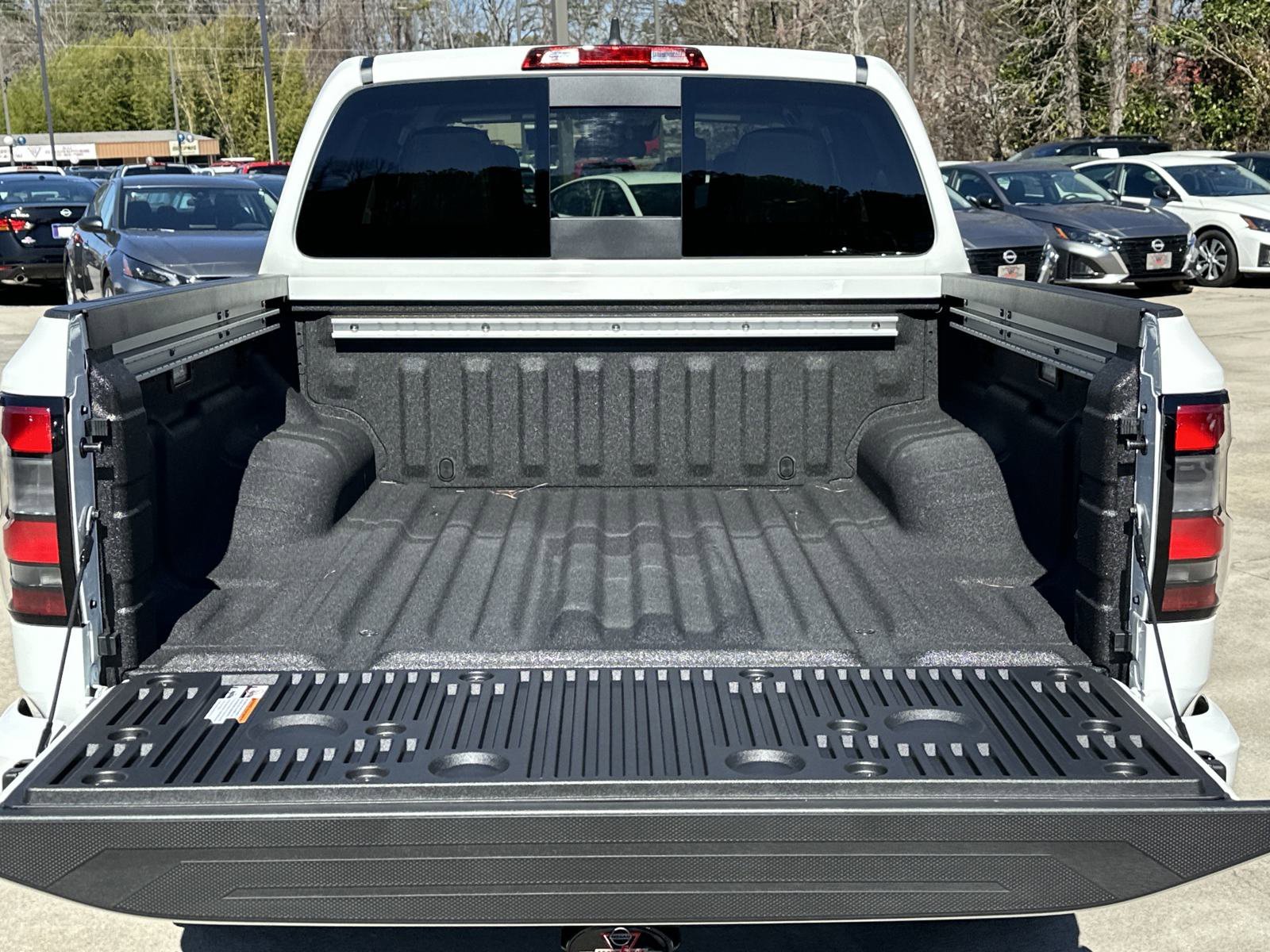 2025 Nissan Frontier SV - Photo 19