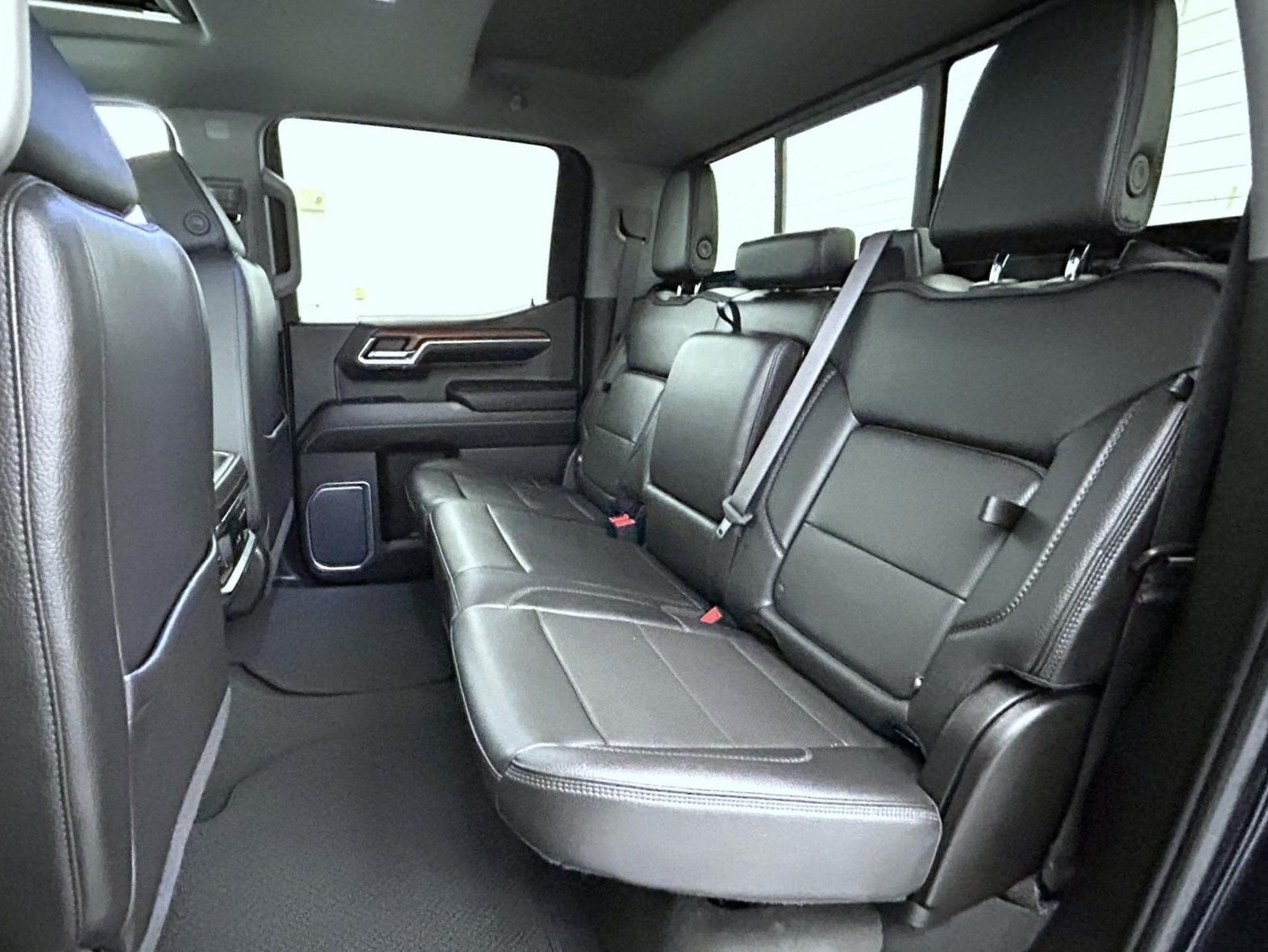 Used 2023 Silver GMC Denali image 19