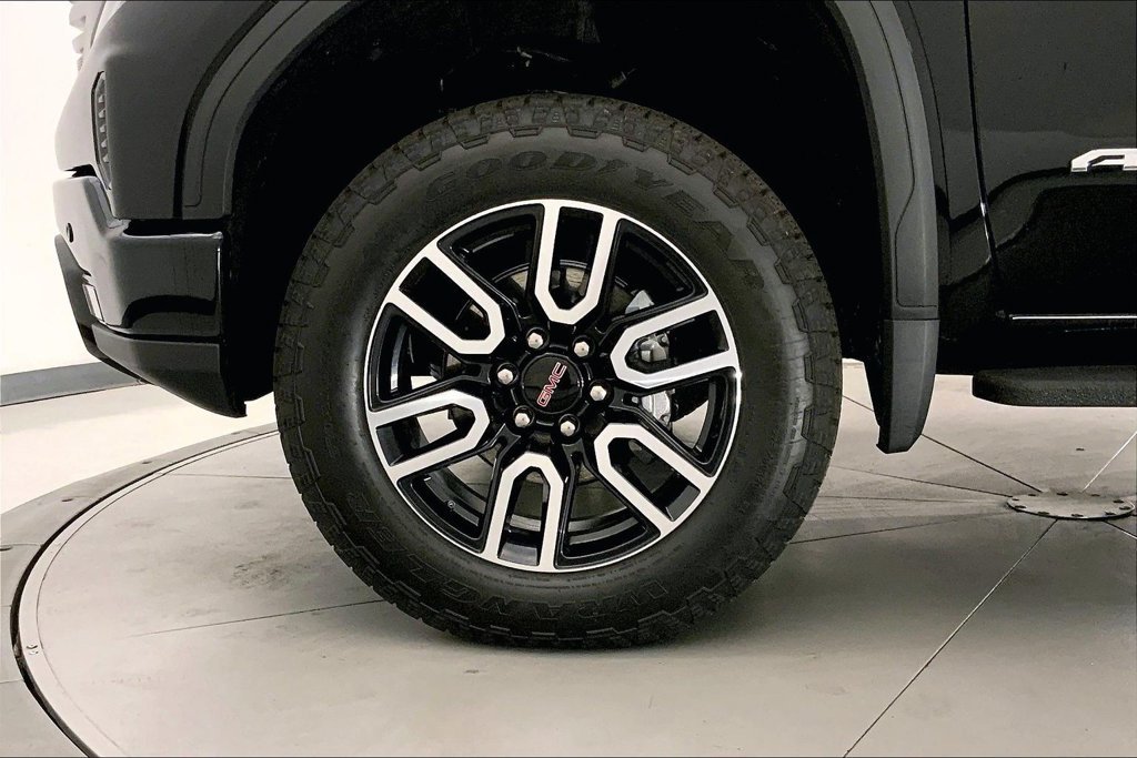 Used 2026 Onyx Black GMC AT4 image 8