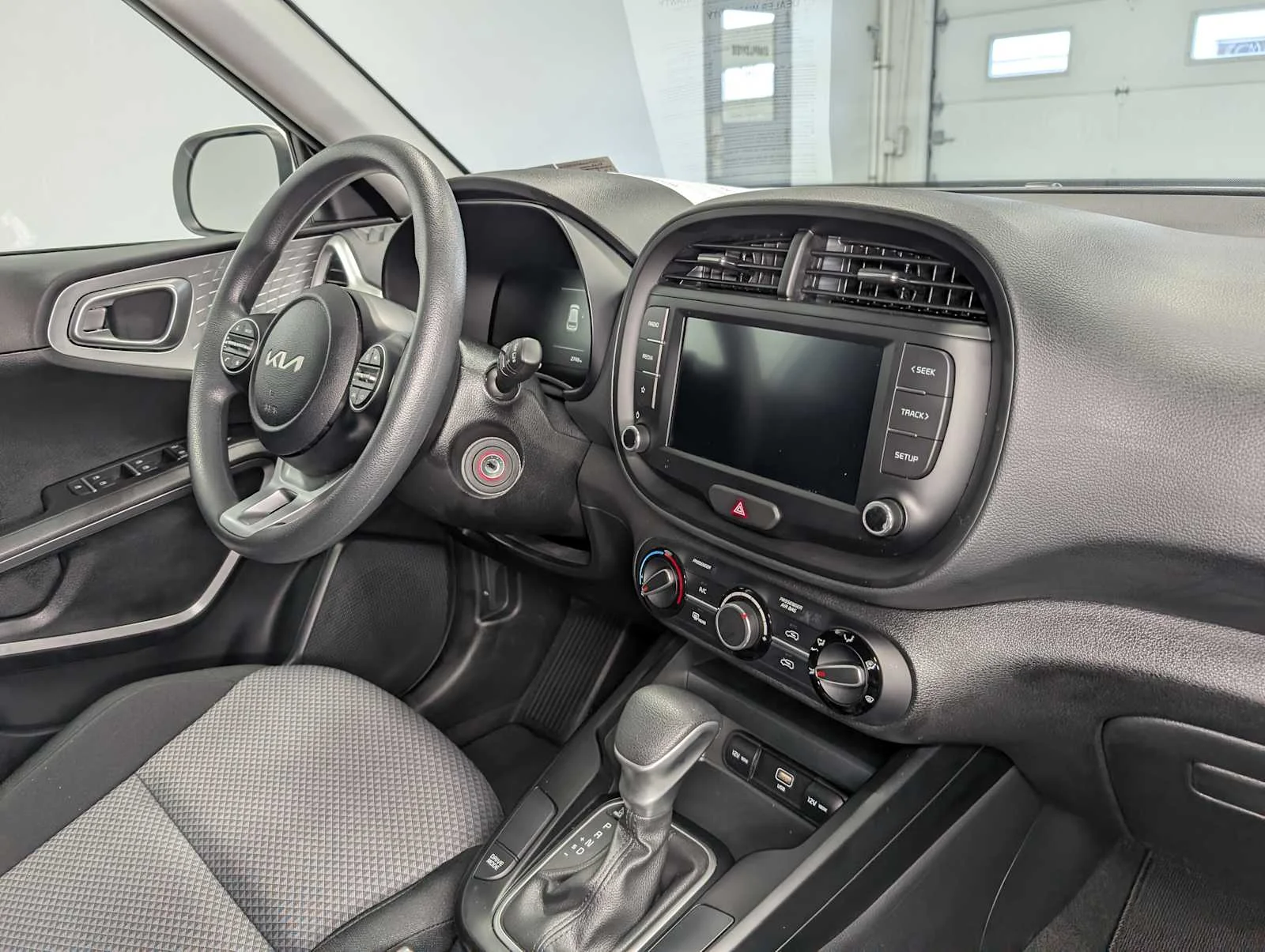 Certified Used 2025 Snow White Pearl Kia LX image 38
