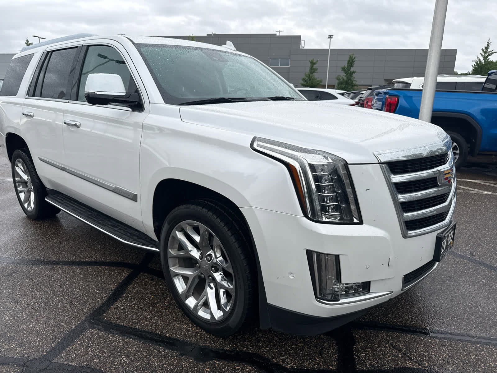 Used 2020 Crystal White Tricoat Cadillac Luxury image 6