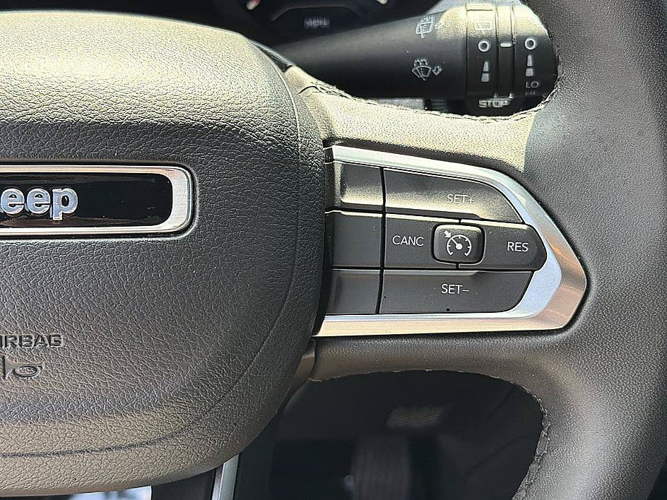 Used 2024 Bright White Clearcoat Jeep Latitude image 17