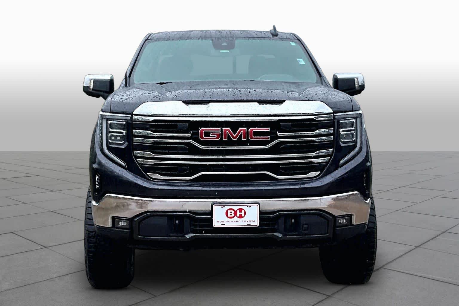 Used 2023 Titanium Rush Metallic GMC SLT image 4