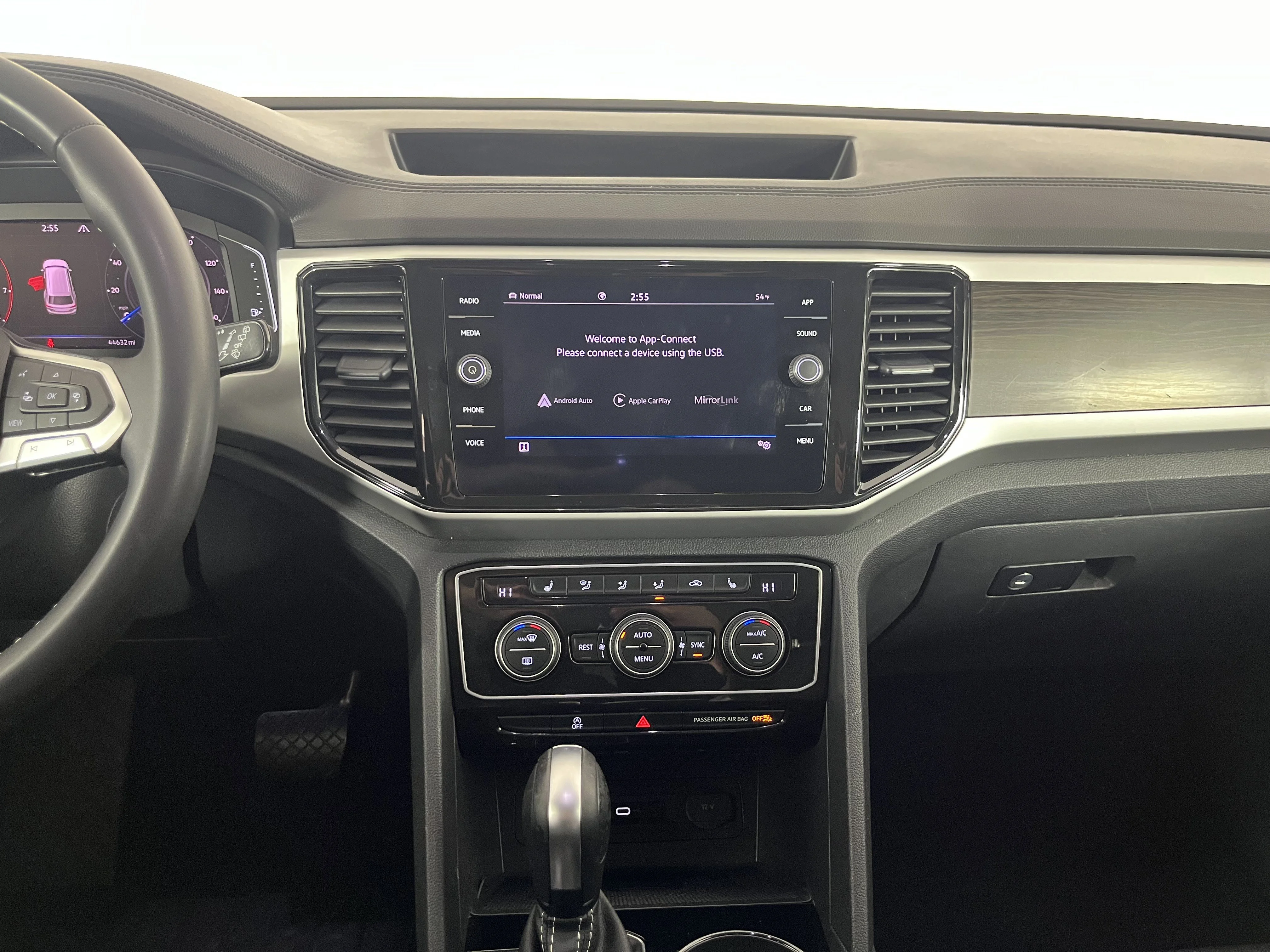 2023 Volkswagen Atlas SE w/Tech - Photo 14