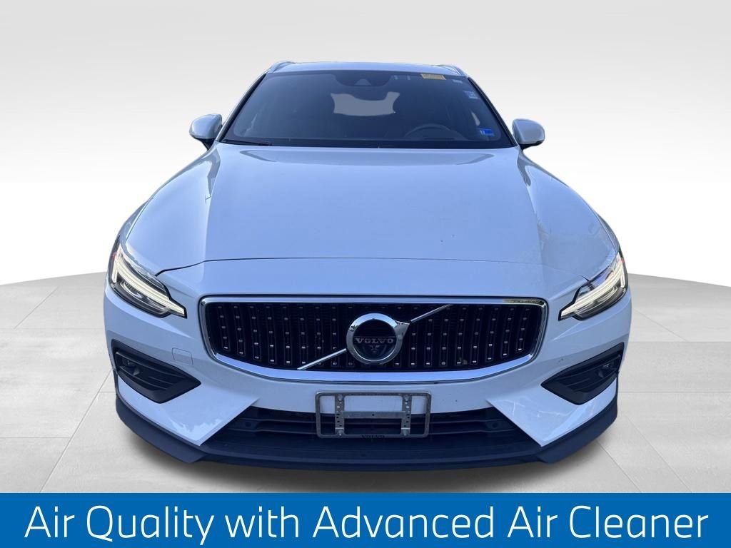 Used 2021 White Volvo T5 image 5
