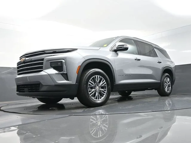 Used 2025 Gray Chevrolet LT image 45