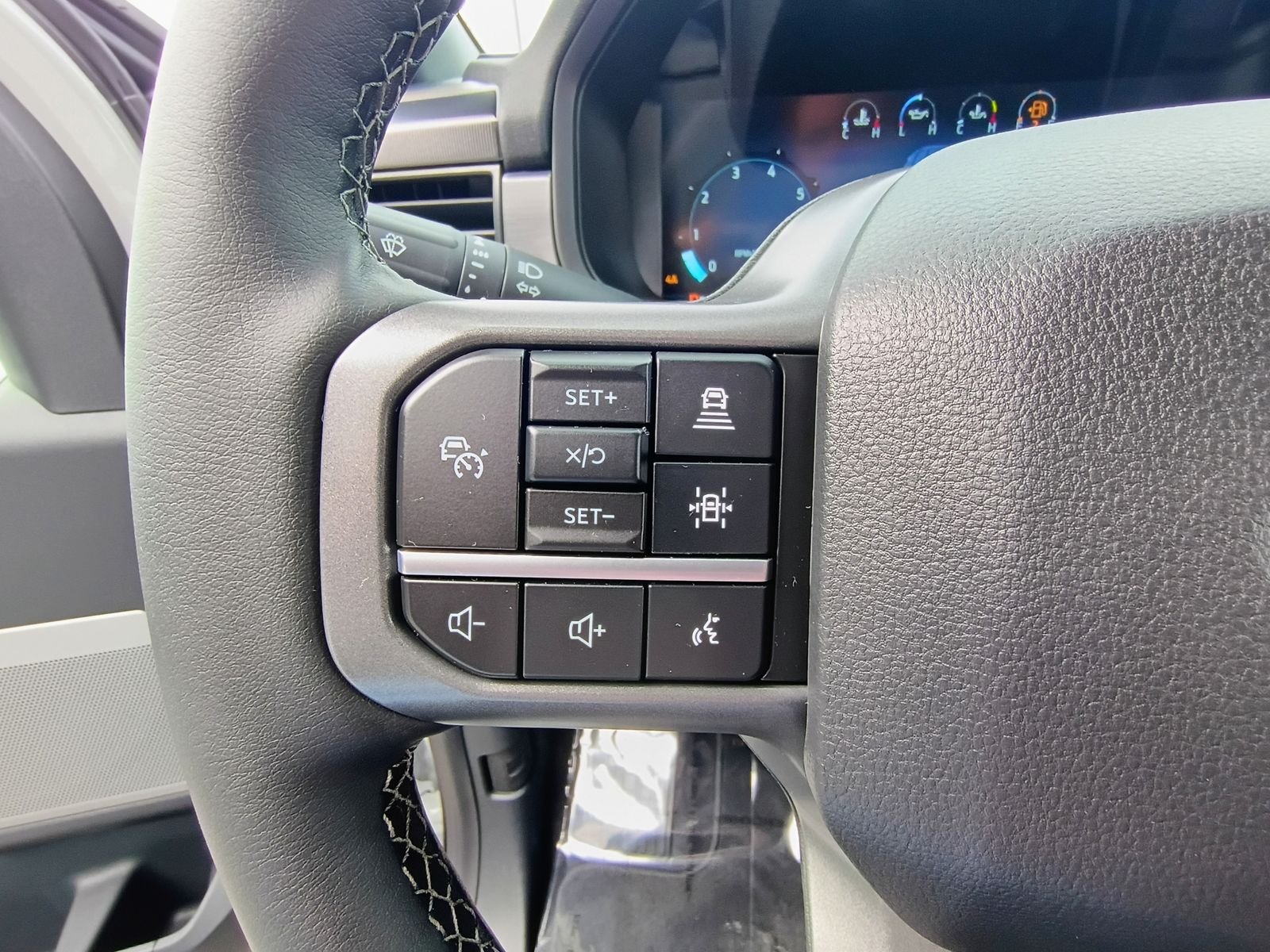 New 2026 Avalanche Ford Lariat® image 13