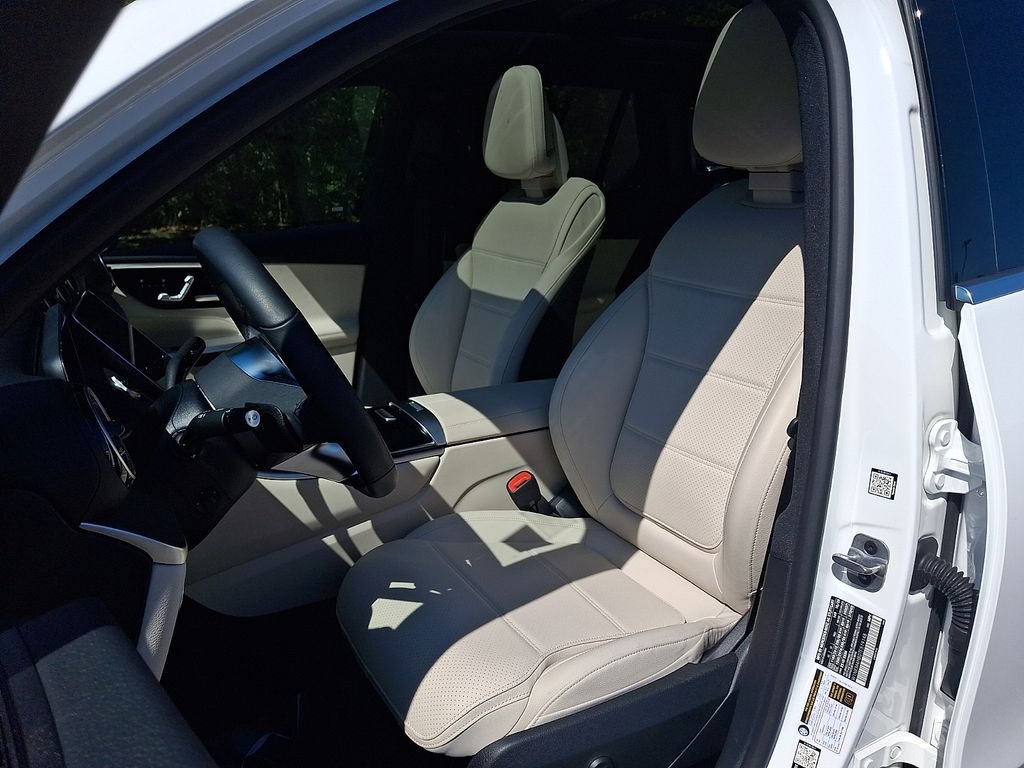 Certified Used 2026 Polar White Mercedes-Benz GLC 300 image 13