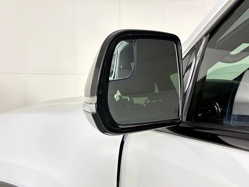 Used 2023 White Jeep Base image 13