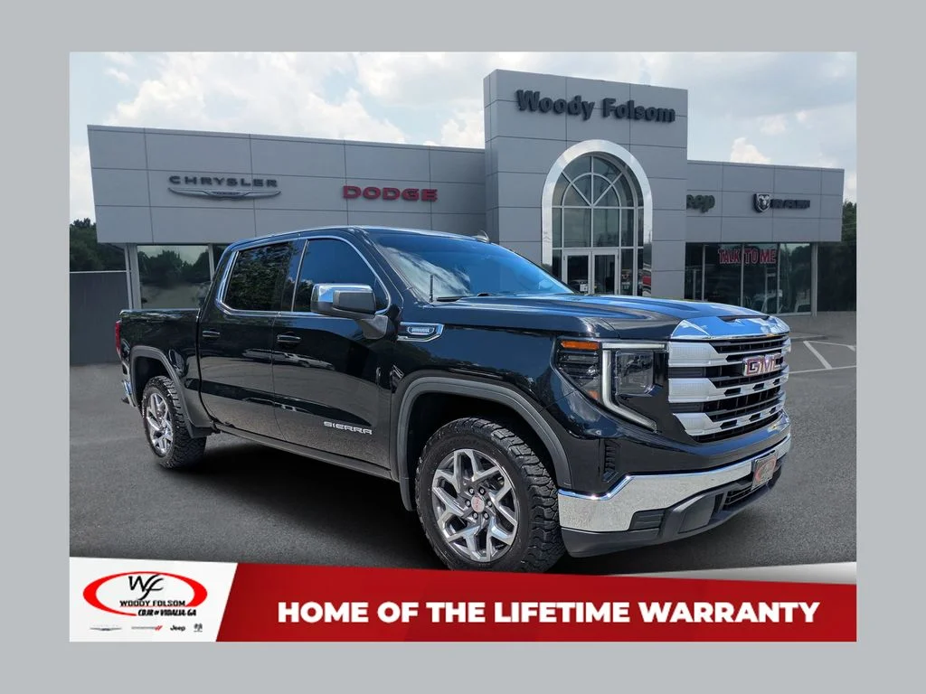 Used 2023 Black GMC SLE image 1