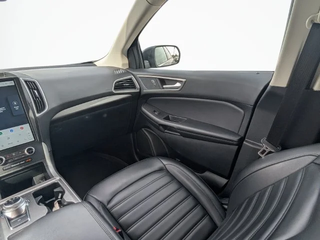 Used 2024 Black Ford SEL image 25