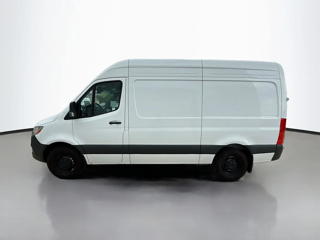 Used 2025 White Mercedes-Benz Cargo 144 WB image 4