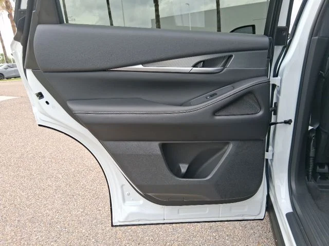New 2027 RADIANT WHITE INFINITI Pure FWD image 19